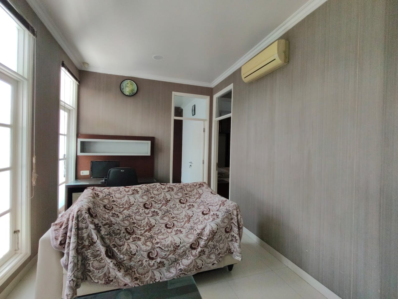 Rumah Disewakan di Cluster Taman Beverly Lippo Cikarang